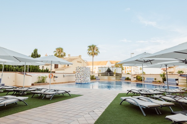 Pool Bar